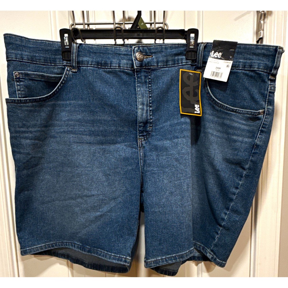 Lee Wild Charge Women's 24W Plus Bermuda Denim Shorts 8" Blue Stretch PocketsNWT